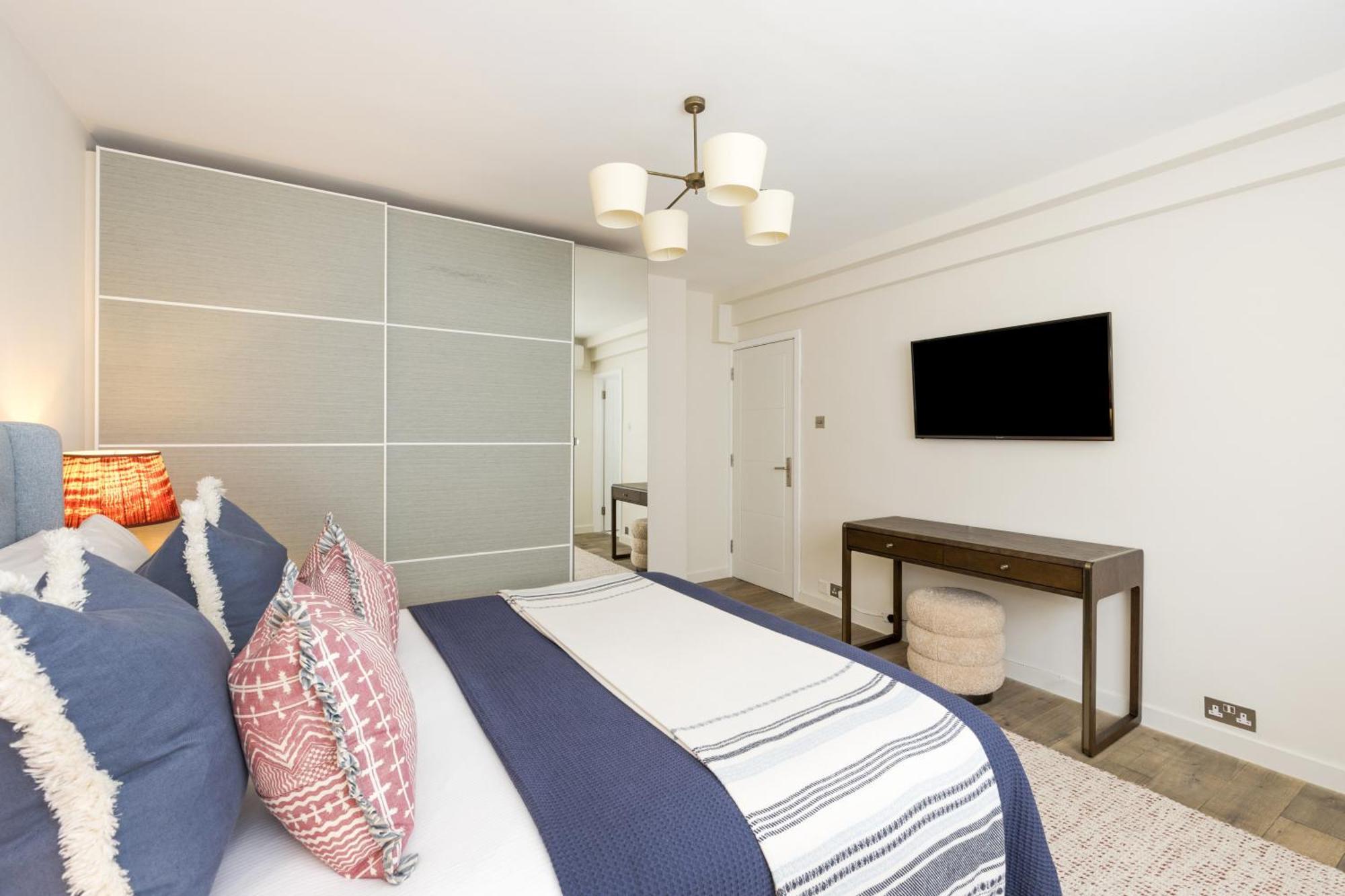 Apartahotel Buckingham & Lloyds 5*