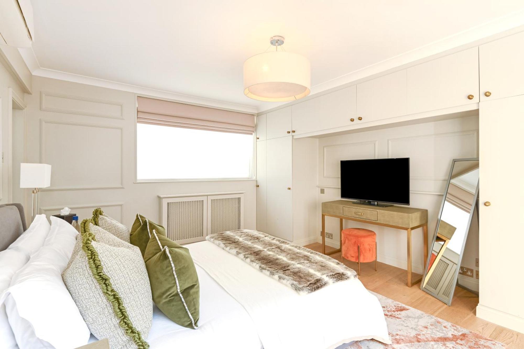 Apart-hotel Buckingham & Lloyds 5*